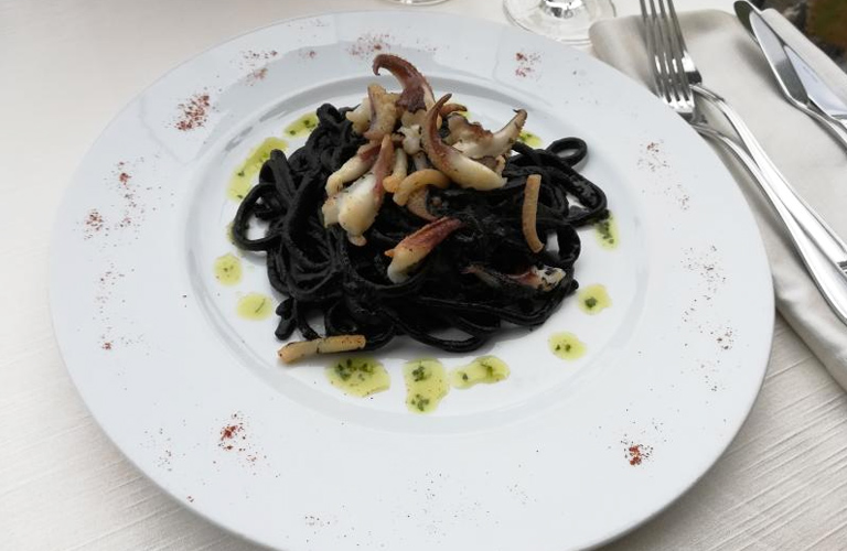 Tagliolini al nero di seppia